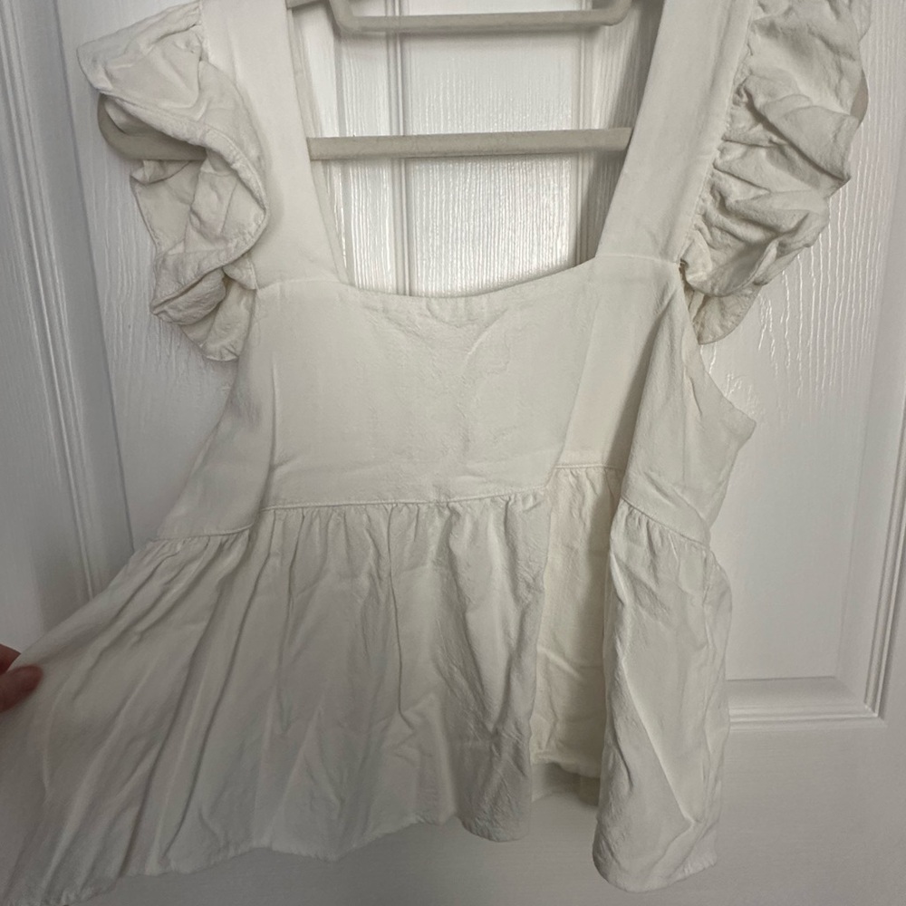 Linen Ruffle Sleeve Top